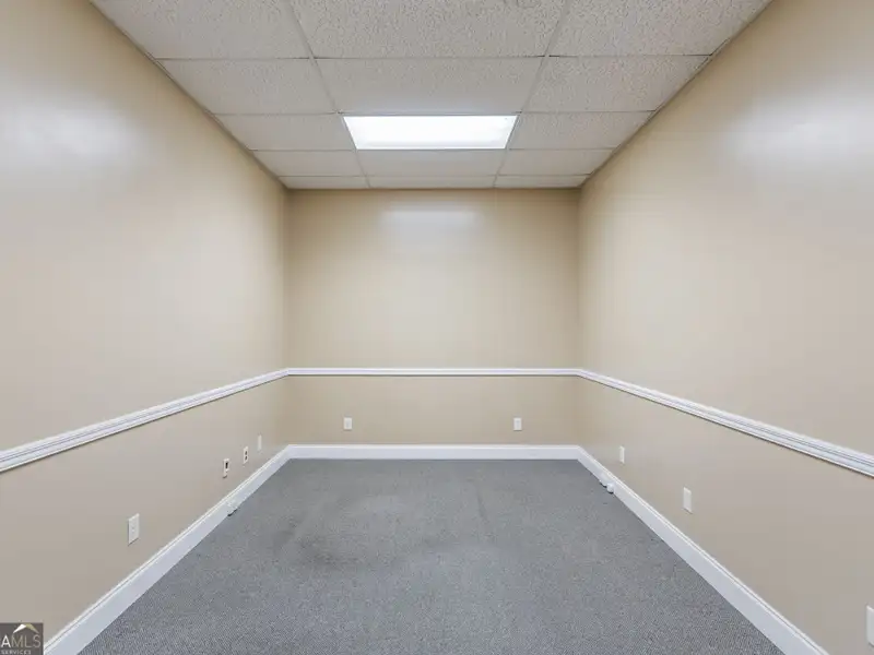 Versatile 7,900+ Sq Ft Medical Office Building in Prime Location Near Hospital