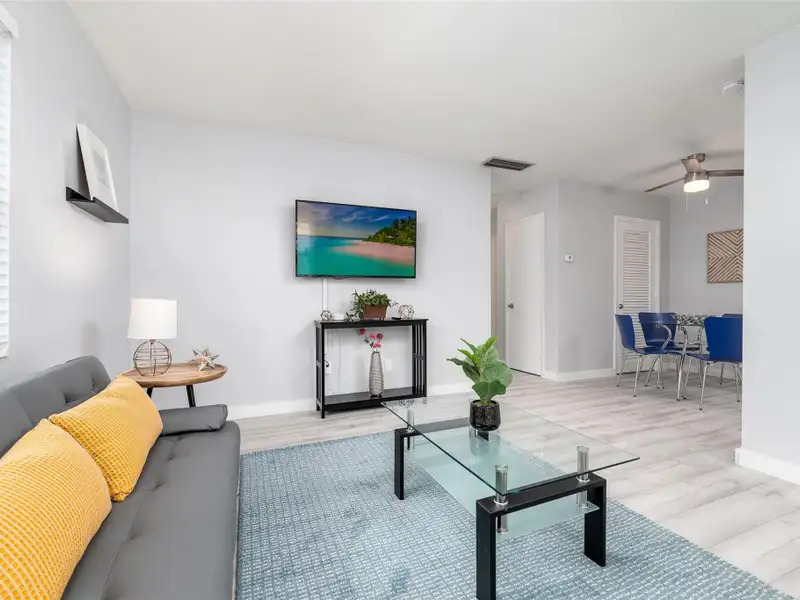 Turnkey 6-unit Airbnb Property in Prime Wilton Manors - Fully Renovated and Furnished
