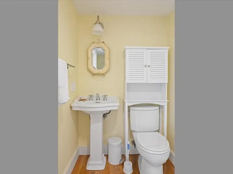 Distinctive Victorian Guest House in Jamestown with 7 Ensuite Bedrooms and Water Views