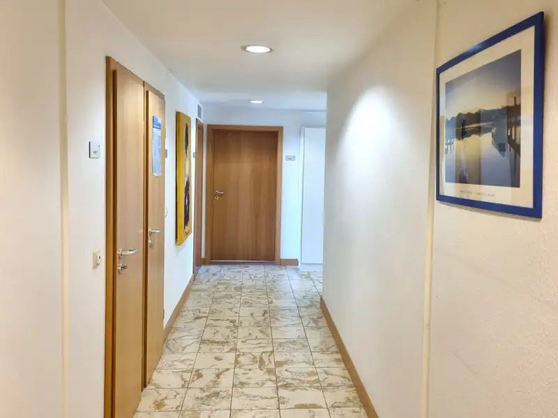 Versatile Commercial Property with Office Space in Established Town, 2,220 M² Lot