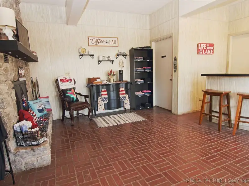 Historic 25-unit Resort on Hwy 51 Near Lake Fort Gibson, Wagoner, Oklahoma