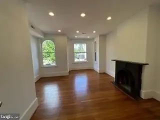 3-story Victorian Townhome with Commercial Space Near Capitol and Union Station