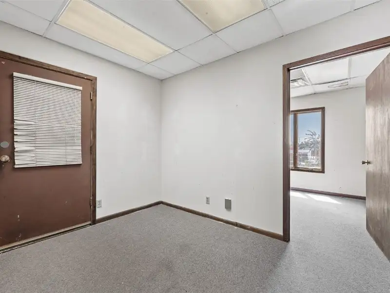 Flexible Office/retail Space for Lease in High-traffic Location, Edgewood Rd Sw