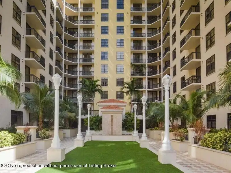 Live/work Condominium in Downtown West Palm Beach with Private Entrance and Parking