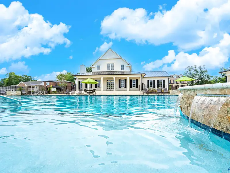 Live/work Townhome with Flex Space, Gourmet Kitchen, and 2-car Garage in Prime Location