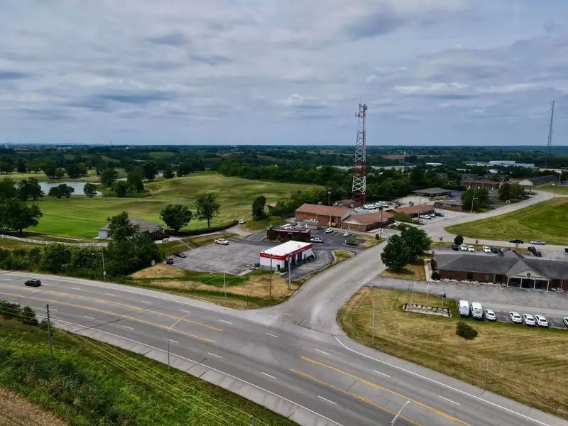 High-traffic B-3 Zoned Commercial Property on Lexington Rd. with Automotive Facility