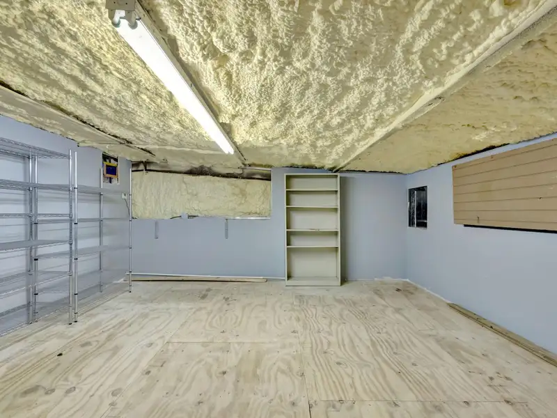 End-cap Warehouse with Offices in Central Jupiter, Move-in Ready