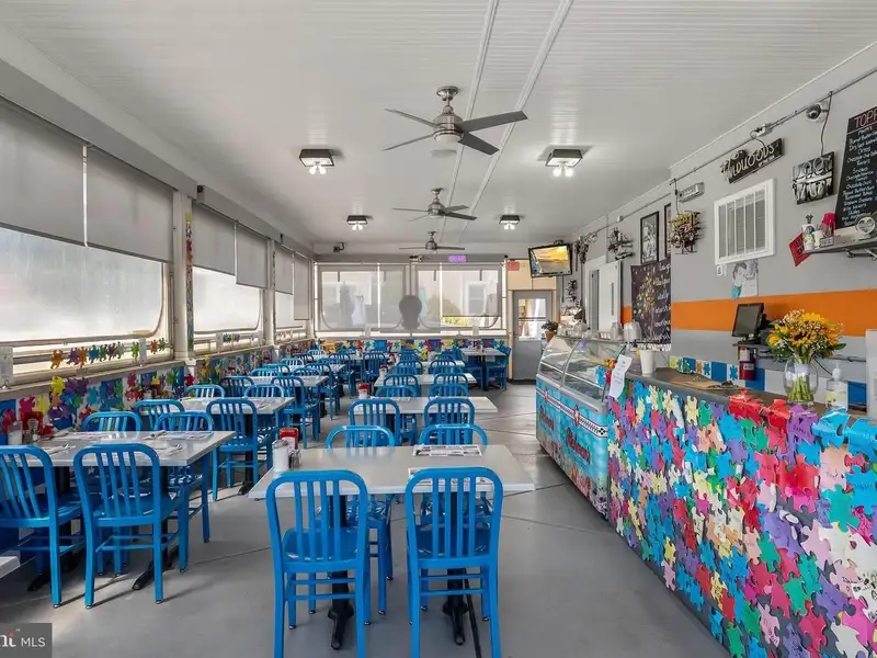 Turnkey Restaurant with Outdoor Dining and Apartment in Wildwood Crest Business District