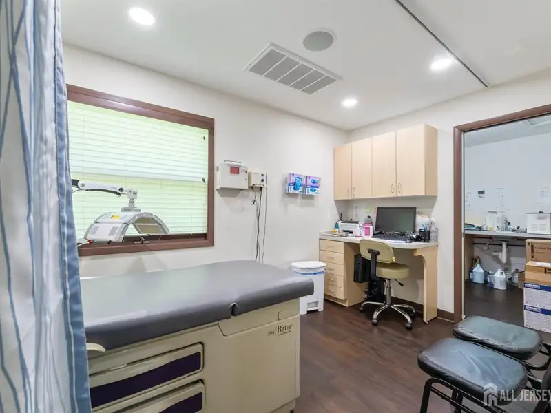 Renovated 3,345 Sf Medical Condo in Ferris Plaza, East Brunswick