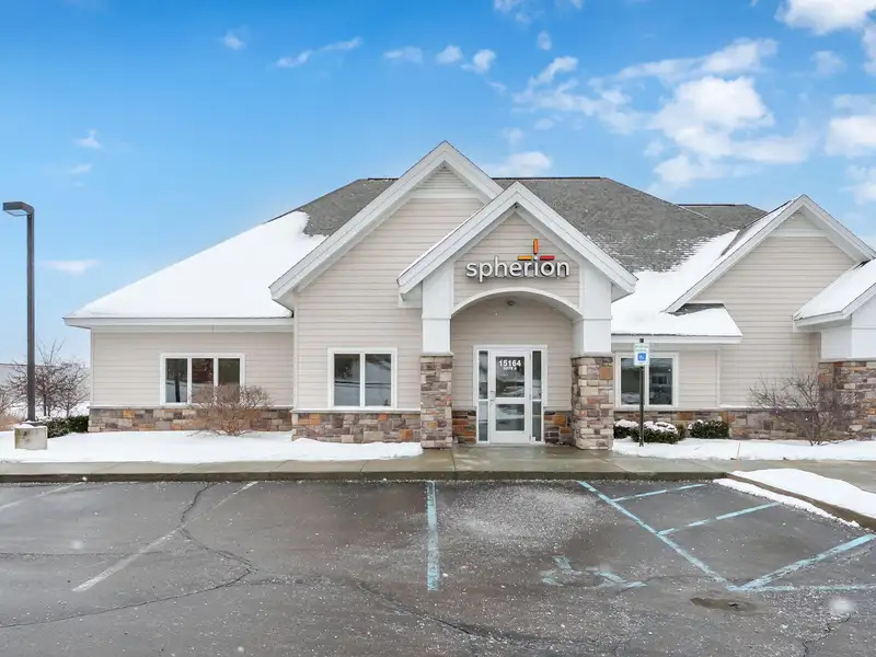 Modern Office Space for Lease in Lakeview District, Battle Creek with High Visibility