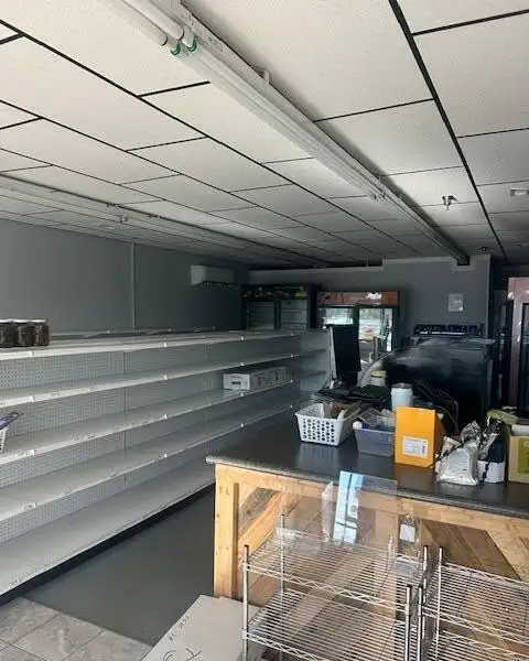 1,000 Sq. Ft. Retail Space for Lease in Blue Springs Plaza with Kitchen Area
