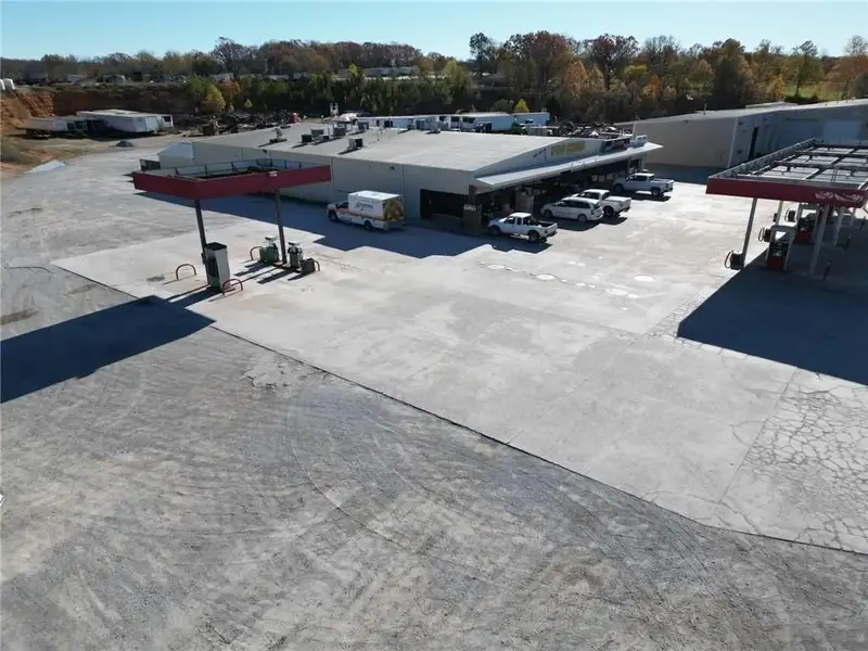 Established Truck Stop and Convenience Store with Restaurant in High-traffic Location