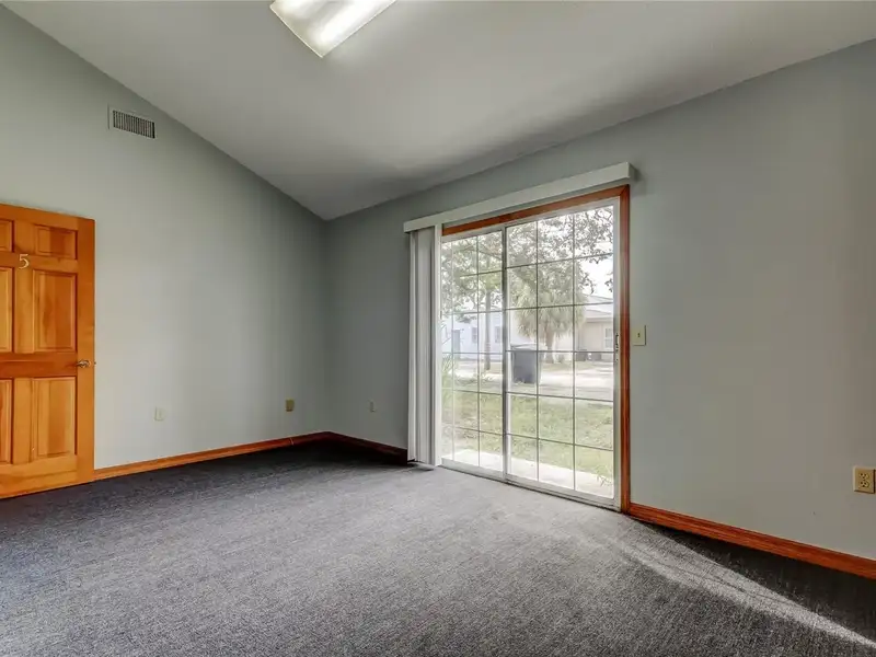 Professional Office Building in Central St. Petersburg with Flexible Layout and Parking