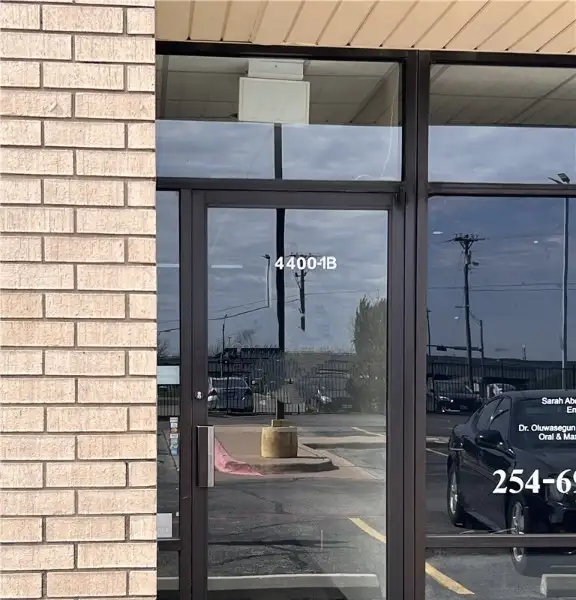 Commercial Space for Lease - Former Dental Clinic, $18/sf + Cam, Prime Location