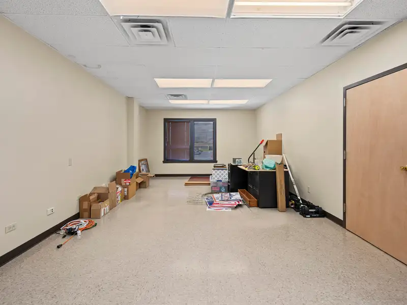 Two-story Commercial Investment Property in Downtown Parachute with 6%+ Cap Rate