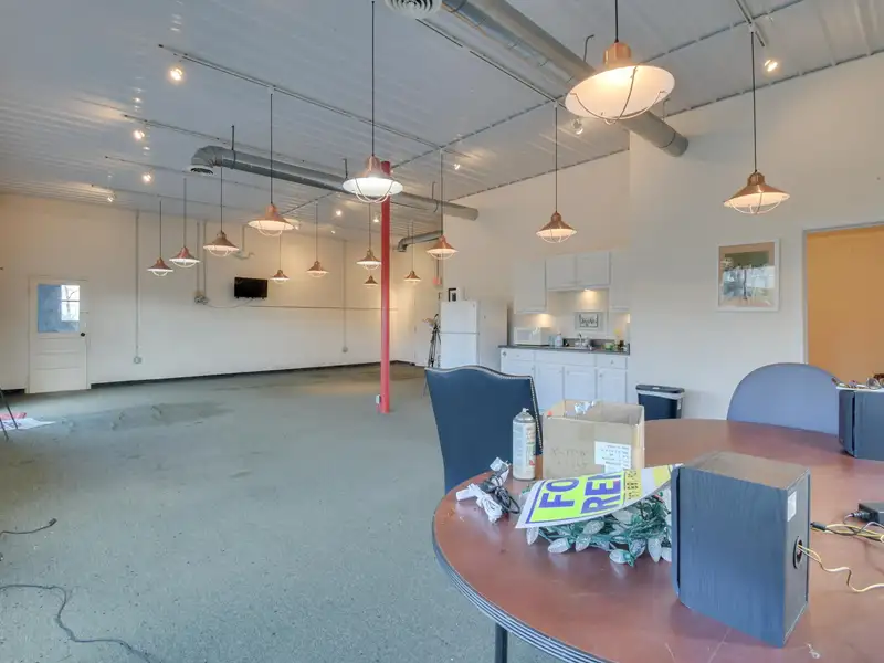Versatile Commercial Space with Garage Bays and Office in Augusta County