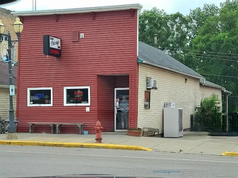 Established Bar for Sale in Downtown Pardeeville, Wi with Outdoor Seating