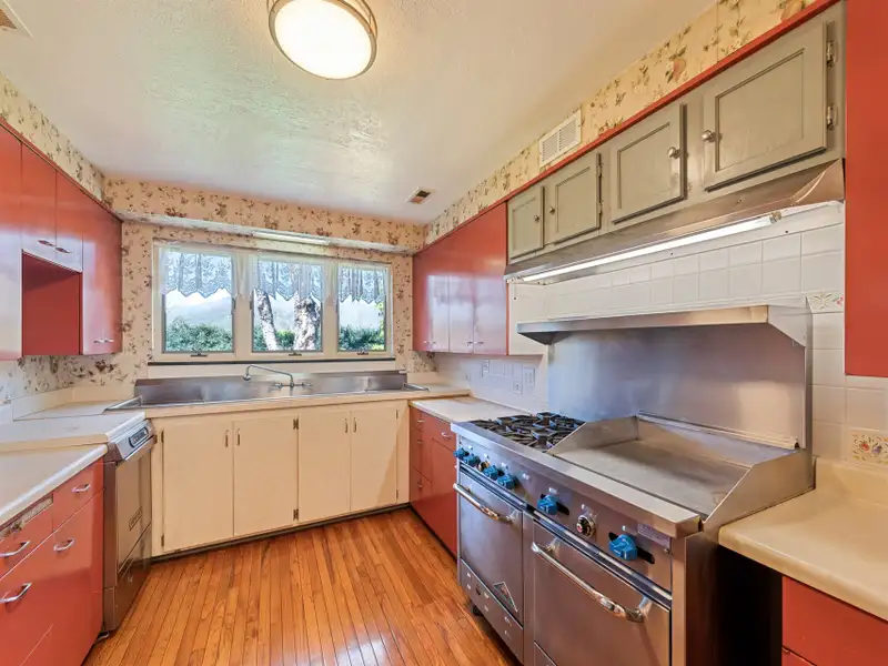 Ranch-style Estate Near Waynesville Inn, 5br/6.5ba, Ideal for Boutique Hospitality or Residence
