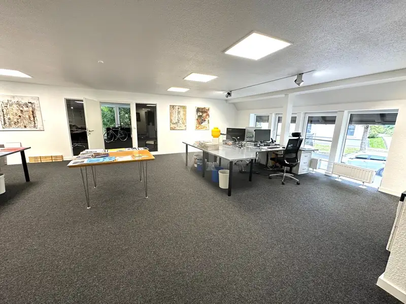Modernized Historic Office Building Near Clinics in Lüdenscheid with Flexible Spaces and Parking