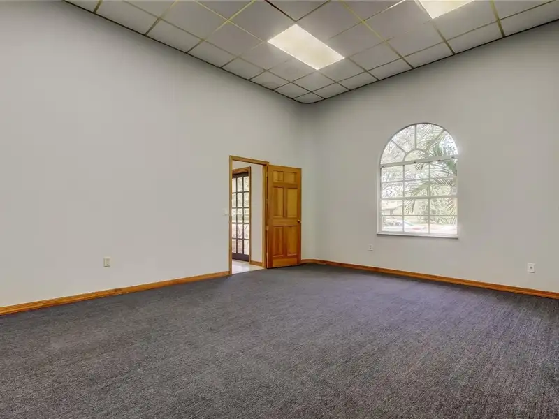 Professional Office Building in Central St. Petersburg with Flexible Layout and Parking