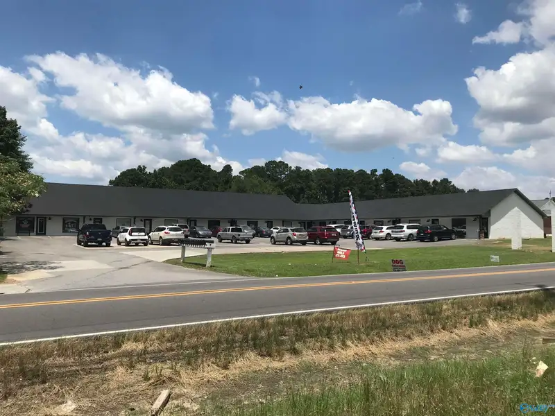 Versatile 1,100 Sq Ft Space on Capshaw Road Near Research Park and Highways