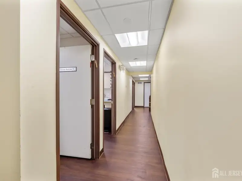 Renovated 3,345 Sf Medical Condo in Ferris Plaza, East Brunswick