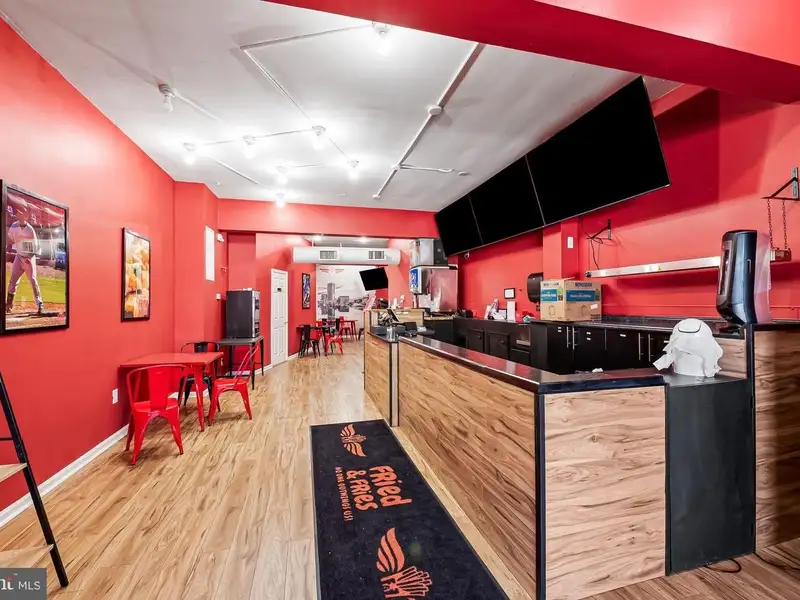 Two Storefronts in Towson: Restaurant and Vacant Space for Lease
