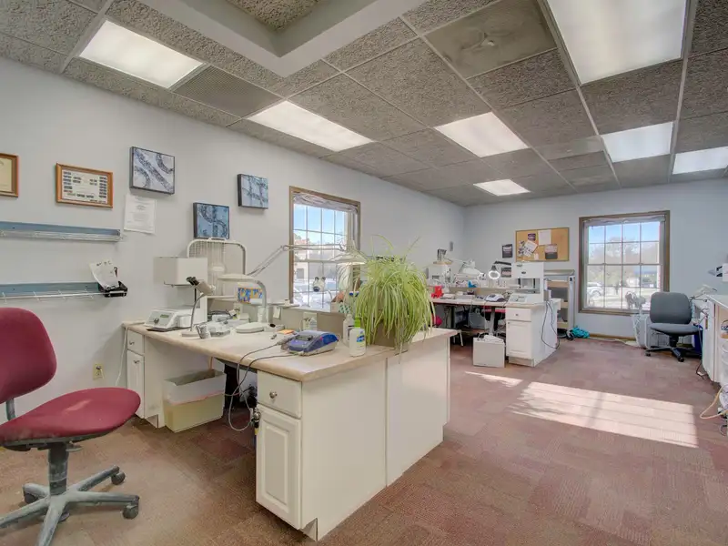Move-in Ready 5,000 Sq Ft Commercial Space in Prime Edgewood Location