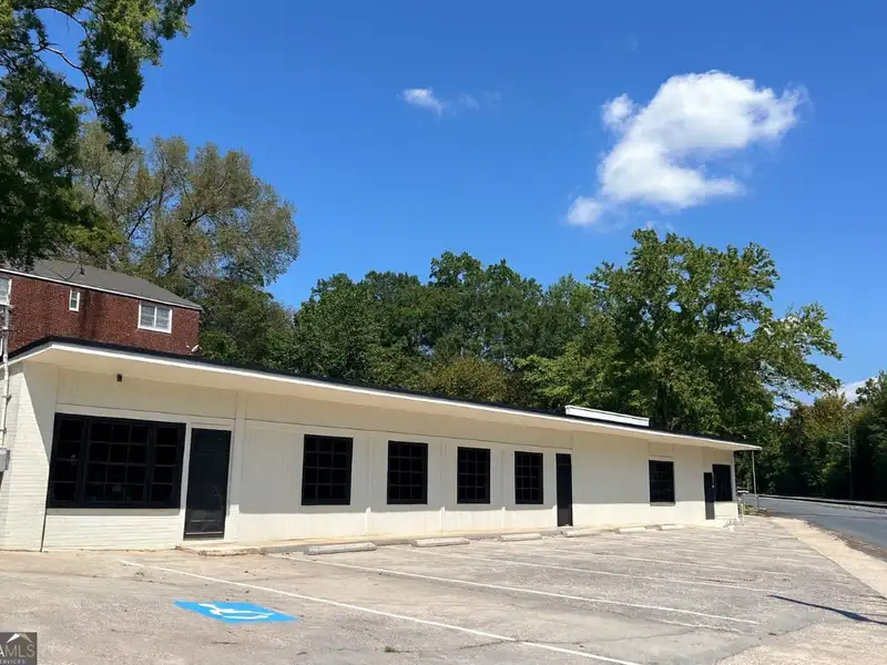 Commercial Building with Private Parking in Central Rome, Adaptable Open Floorplan