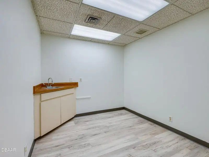 Upgraded 2112 S.f. Medical Office Space in Ormond Beach Medical Complex