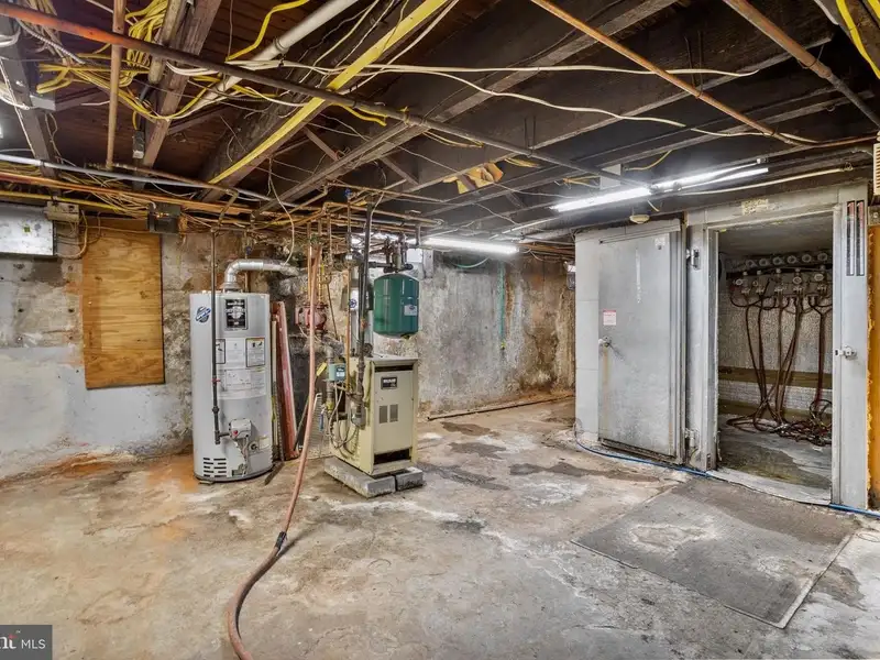 Standalone Commercial Building with Apartment on Macdade Boulevard