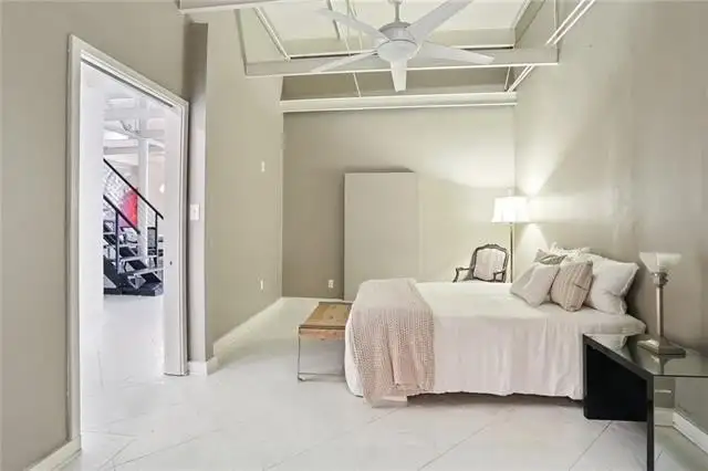 Historic 3-bedroom Residence with Rooftop Terrace in Cbd, Plus 1-bedroom Unit for Rental