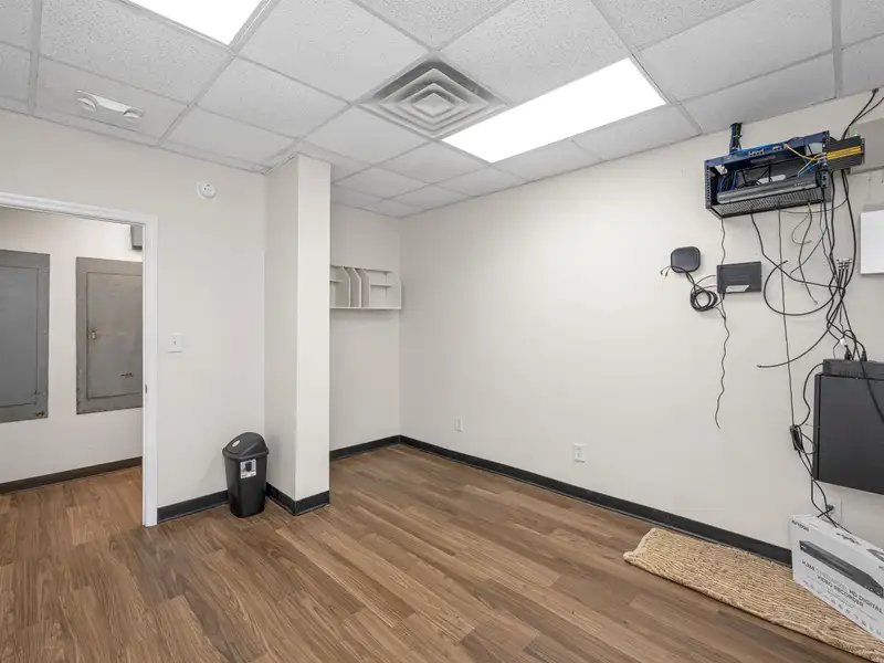 Flexible Use Commercial Property in Updated Condition, Former Fast Food and Pharmacy Location