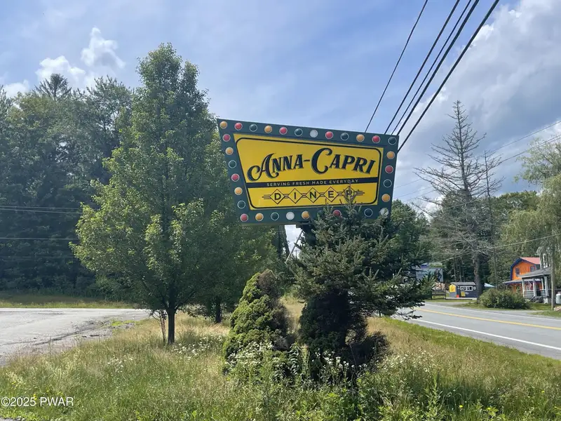 Commercial Building on 7.5 Acres in High-traffic Location Near Hamlin