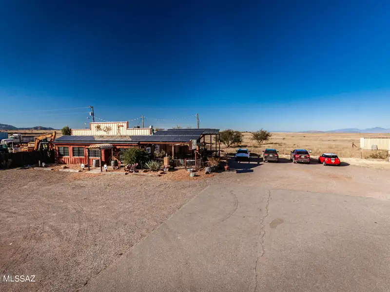 Commercial Building in Sonoita with Equipped Kitchen and Solar Panels