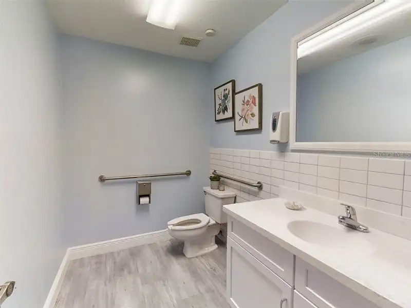 Medical/professional Office Space for Rent in Busy Sr-442 Business Complex