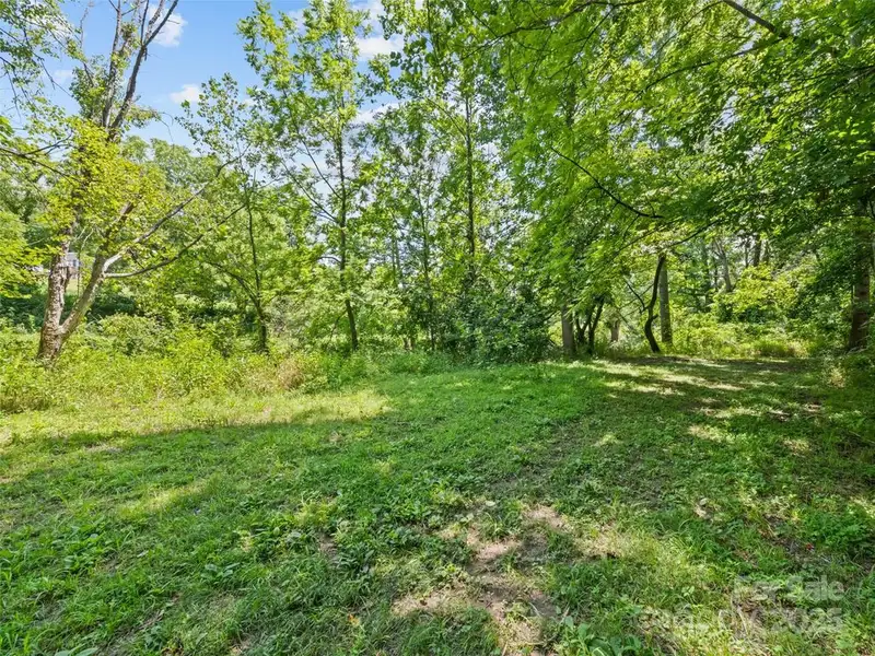 Versatile Commercial/residential Property on Hwy 209 with Ample Parking and Accessibility Features