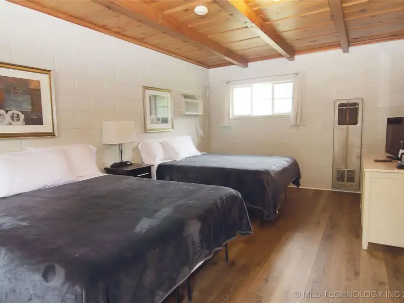 Historic 25-unit Resort on Hwy 51 Near Lake Fort Gibson, Wagoner, Oklahoma