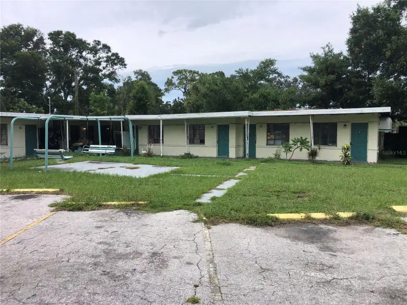 9-unit Hotel Complex with Redevelopment Potential on N Ft Harrison Ave, Clearwater