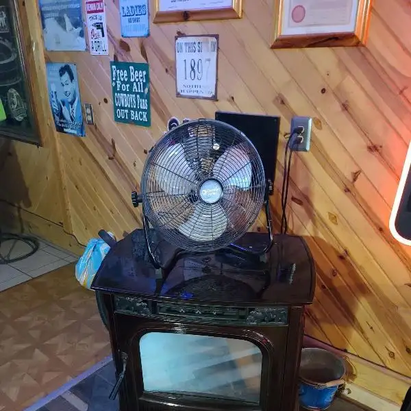 Established Bar for Sale in Downtown Pardeeville, Wi with Outdoor Seating