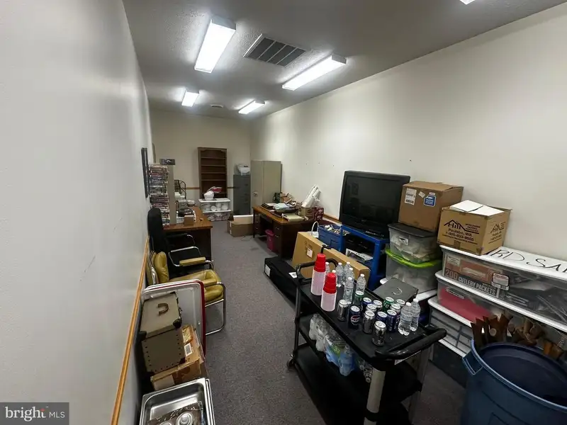 Versatile 3,200 Sq Ft Brick Building in High-traffic Location with Ample Parking