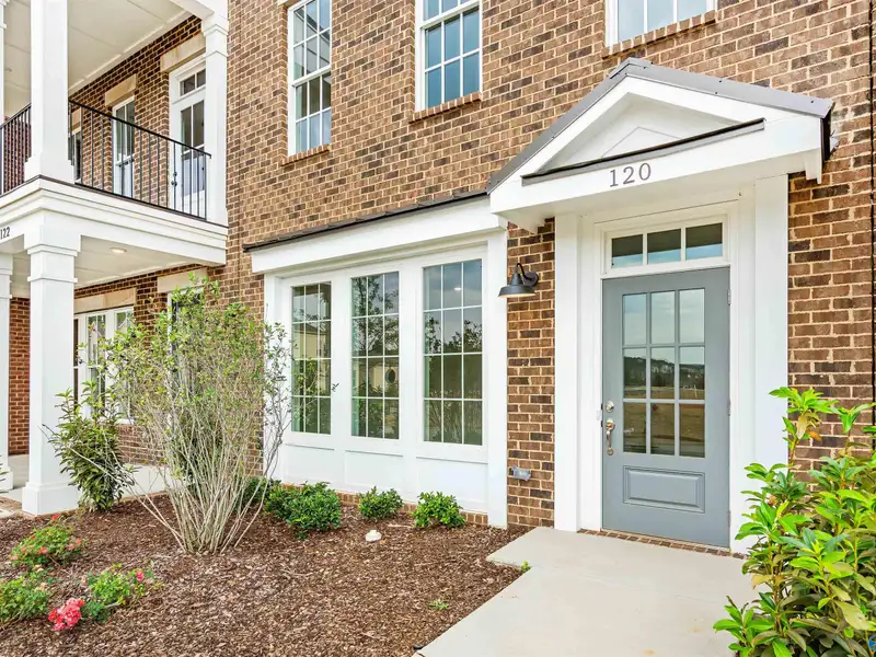Live/work Townhome with Flex Space, 2 Primary Suites, and 2-car Garage in Prime Location