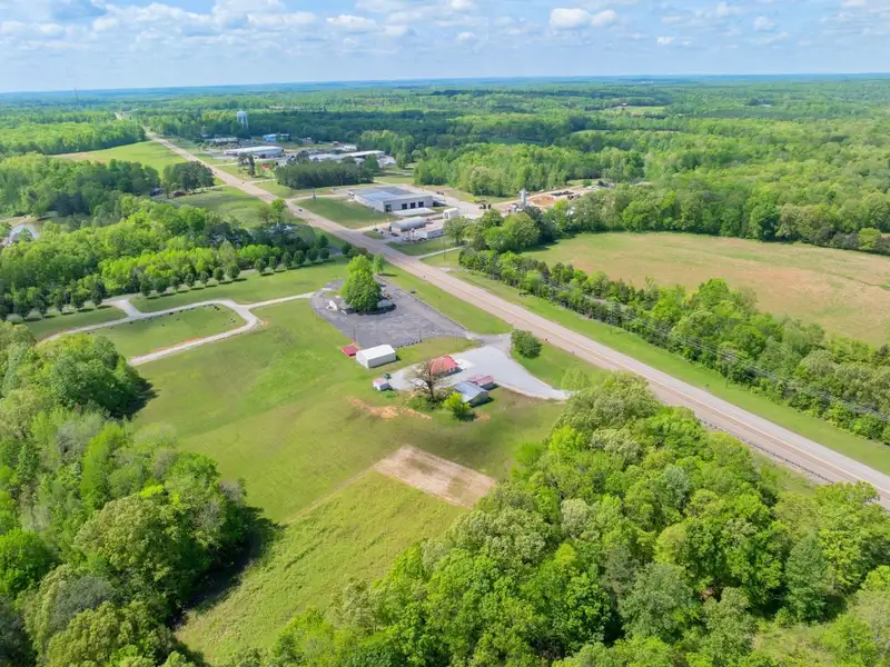 Commercial Restaurant on 3.4 Acres in Parsons, Tn with Highway Frontage and Modern Amenities