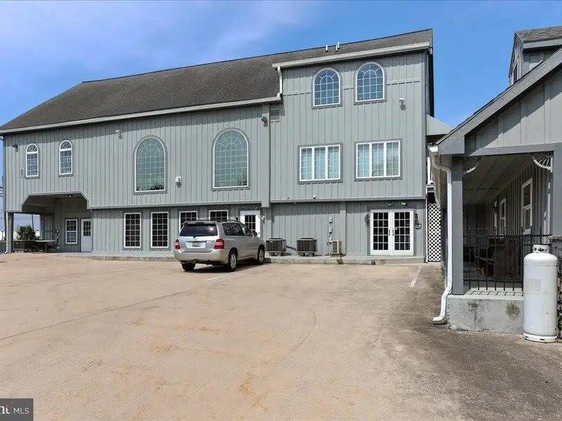 Unique Barn and Farmhouse with Commercial Potential Near Hagerstown, Md