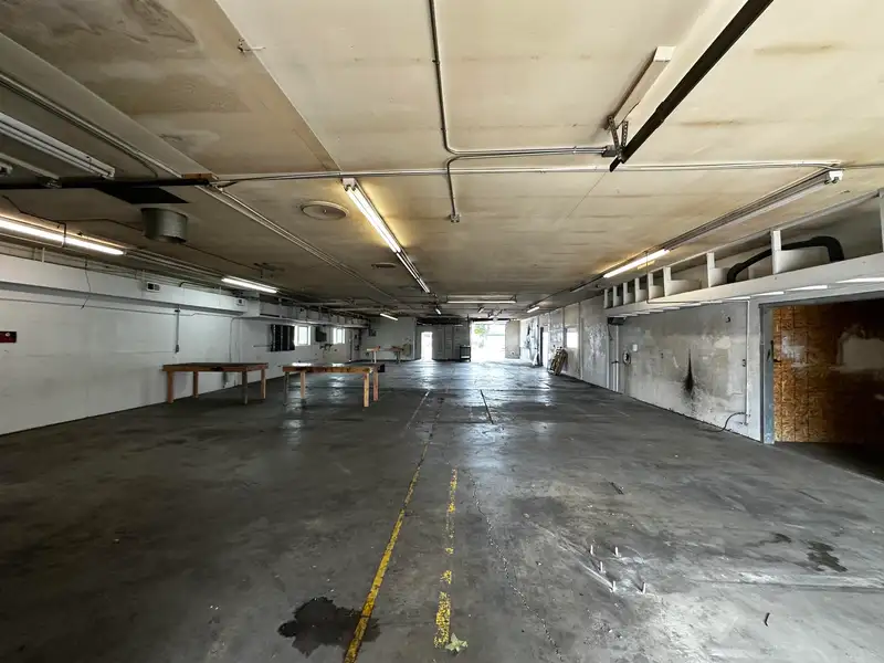 Warehouse and Office Space with Gated Yard in Prime Location