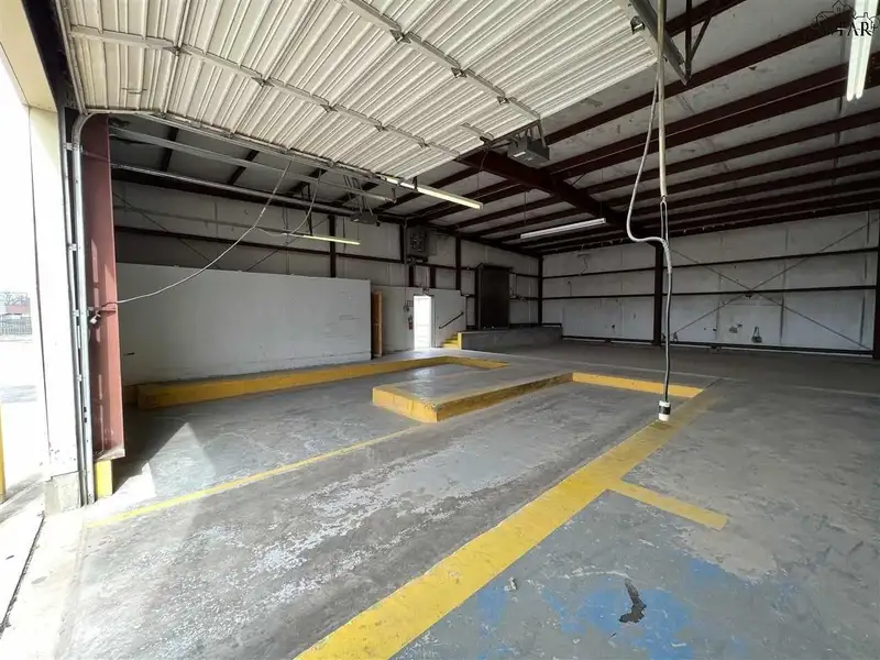 Warehouse Space with Offices and Loading Docks on 1.5 Acres, Convenient Location