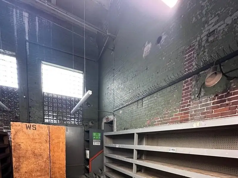 Industrial Building with 6 Bay Truck Repair Facility on 1.47 Acres Near Downtown