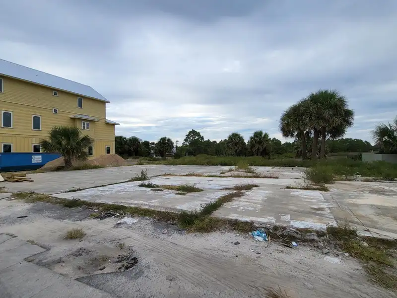 Gulf-view Lakefront Lot in Panama City Beach, Near Pier Park and Dog Beach
