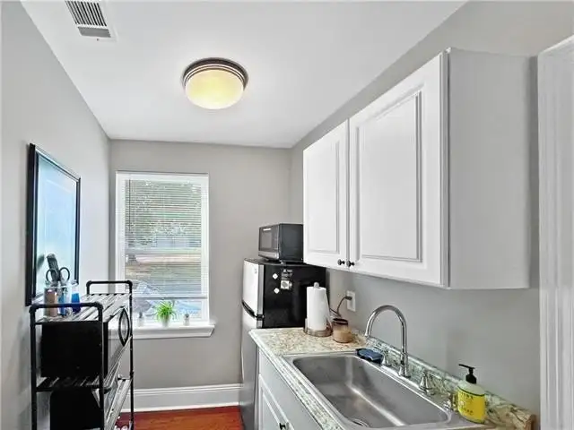 Move-in Ready Corner Office in Heart of New Orleans with Private Offices and Parking