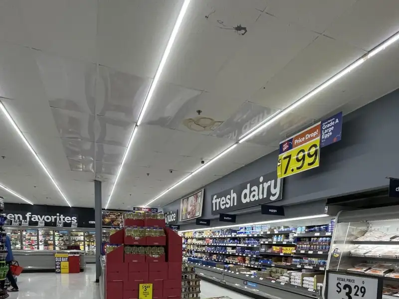 Established Grocery Store in Community Heart, Prime Location with Growth Potential